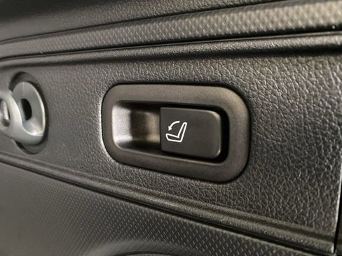 Used 2022 Subaru Forester Limited AWD/4WD image 9
