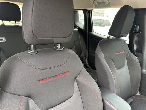 Used 2021 Jeep Renegade Trailhawk w/ Trailer Tow Group image 19