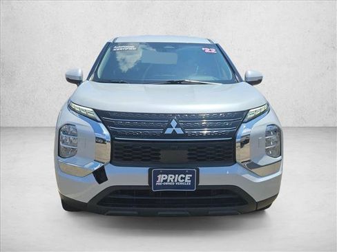 Used 2022 Mitsubishi Outlander ES AWD/4WD image 2