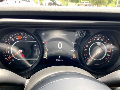 Used 2025 Jeep Wrangler Unlimited Rubicon AWD/4WD image 26