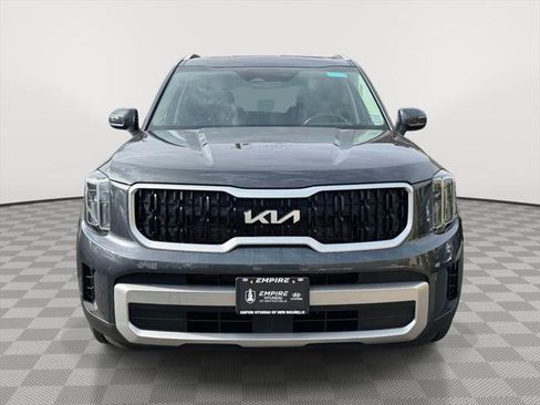 Used 2023 Kia Telluride EX w/ EX Captain's Chair Package image 2