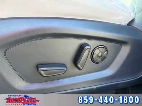 Used 2025 Ford Explorer Platinum w/ Ultimate Package AWD/4WD image 27
