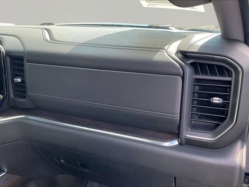 Used 2023 GMC Sierra 1500 SLT image 28