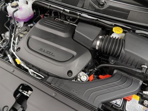 New 2026 Chrysler Pacifica Limited image 37