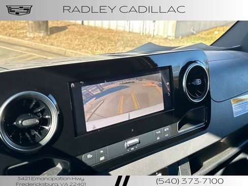 Used 2024 Mercedes-Benz eSprinter 170 Cargo image 21