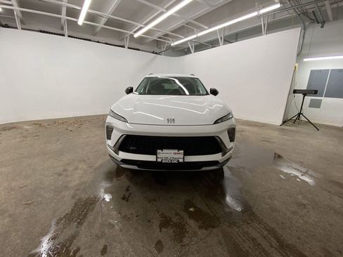 Used 2025 Buick Envision Sport Touring image 9