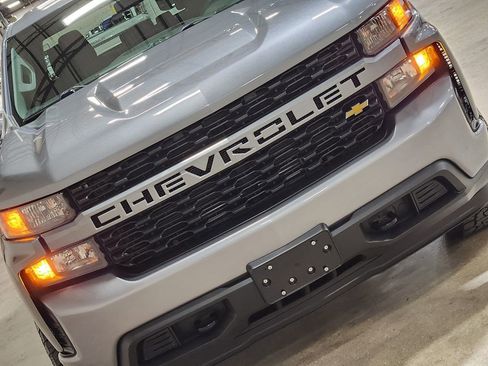 Used 2022 Chevrolet Silverado 1500 Custom w/ Safety Confidence Package image 19