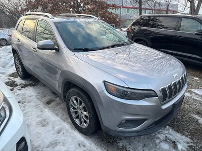 Used 2019 Jeep Cherokee Latitude Plus w/ Comfort/Convenience Group