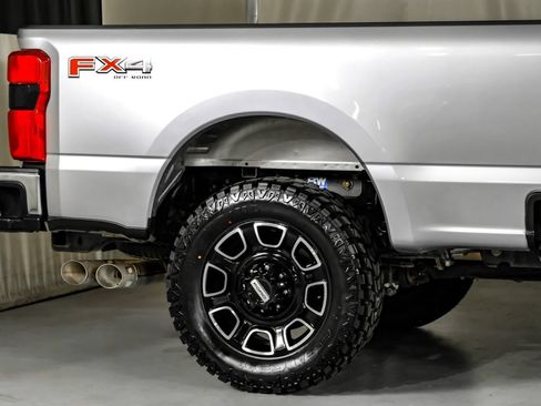 Used 2023 Ford F250 Lariat w/ FX4 Off-Road Package AWD/4WD image 6