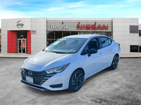 Used 2024 Nissan Versa SR w/ Trunk Package image 4