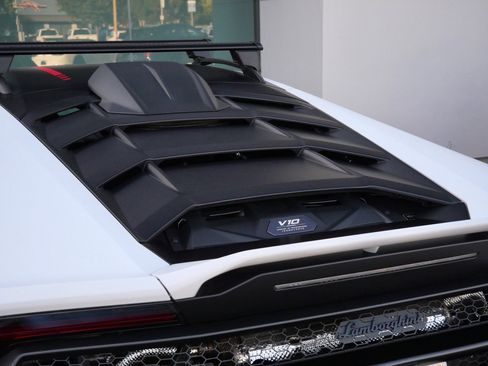 Used 2023 Lamborghini Huracan Sterrato image 16