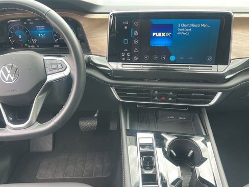 Certified 2025 Volkswagen Atlas SE AWD/4WD image 19