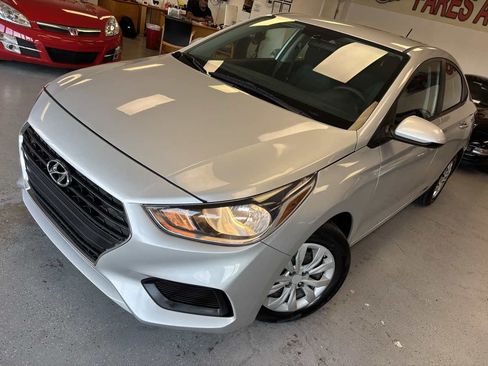 Used 2022 Hyundai Accent SE FWD image 10