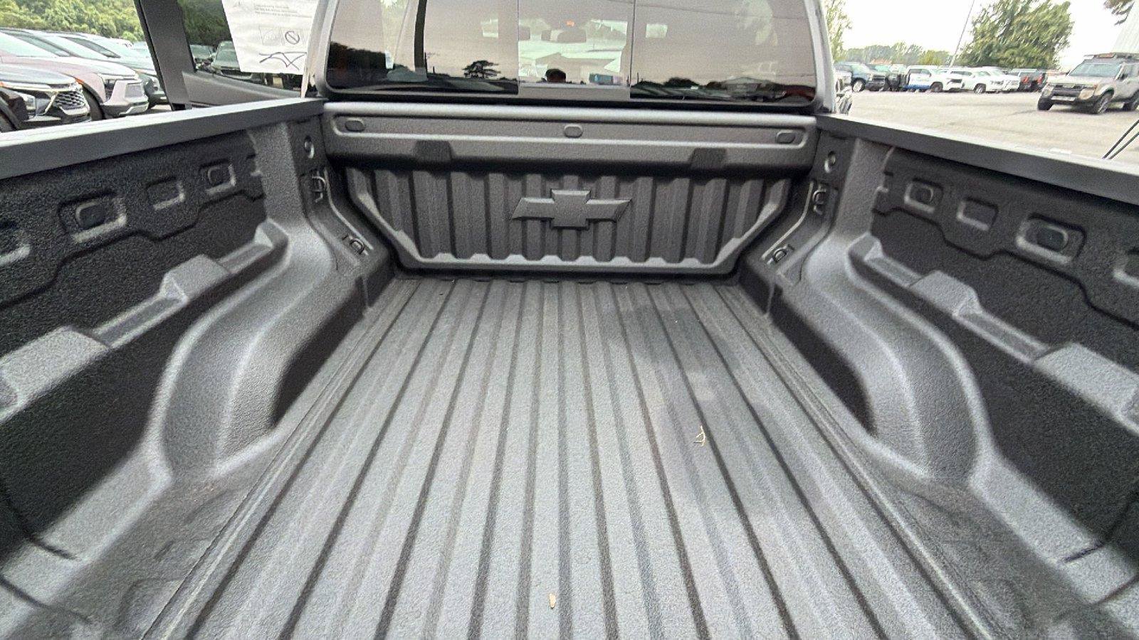 New 2026 Chevrolet Colorado ZR2 w/ Technology Package AWD/4WD image 14