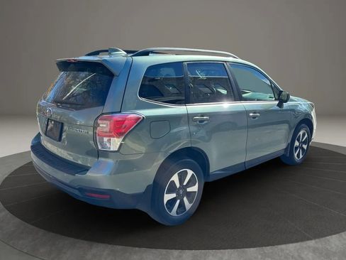 Used 2018 Subaru Forester 2.5i Premium w/ All-Weather Package image 11