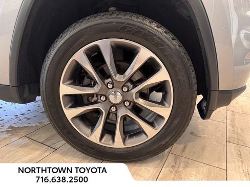 Used 2018 Jeep Grand Cherokee Limited w/ Luxury Group II AWD/4WD image 22