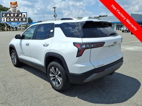 Used 2025 Chevrolet Equinox LT w/ Convenience Package II FWD image 3