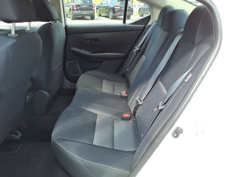 Used 2025 Nissan Sentra SV FWD image 8