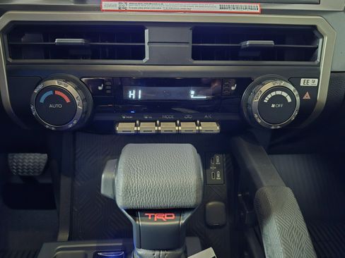 New 2025 Toyota Tacoma SR5 image 31