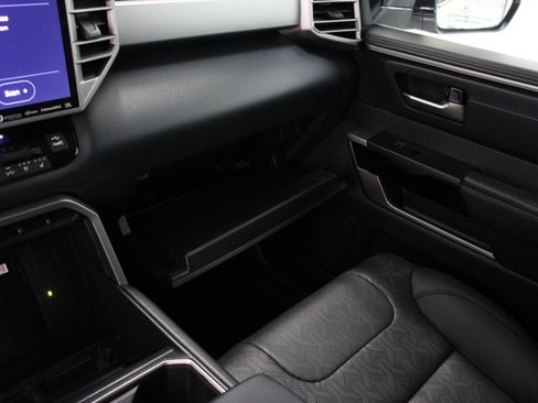 Used 2024 Toyota Tundra Limited AWD/4WD image 29
