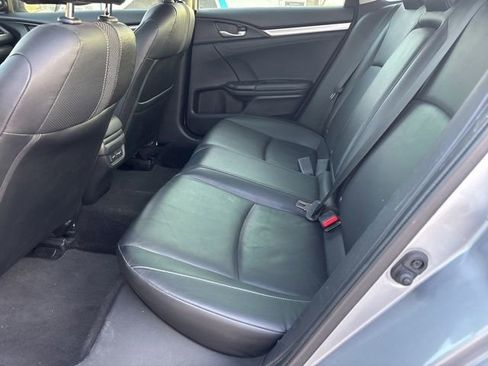 Used 2019 Honda Civic Touring image 17