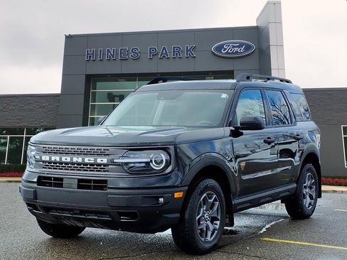 Used 2023 Ford Bronco Sport Badlands image 3