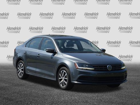 Used 2018 Volkswagen Jetta SE FWD image 5