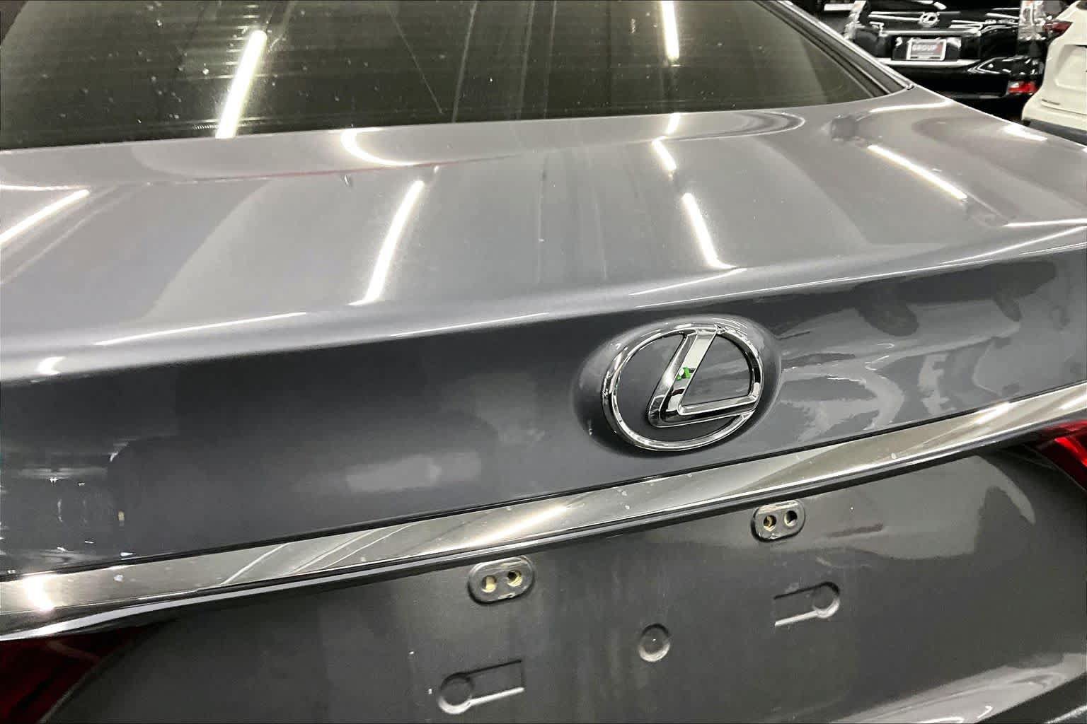 Used 2014 Lexus LS 460 w/ F Sport Package RWD image 30