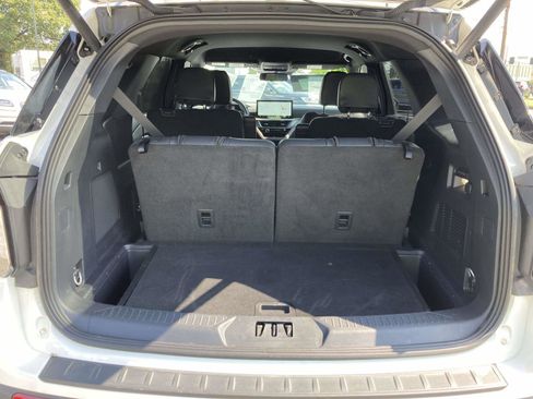 Used 2025 Ford Explorer ST-Line w/ Premium Package image 15