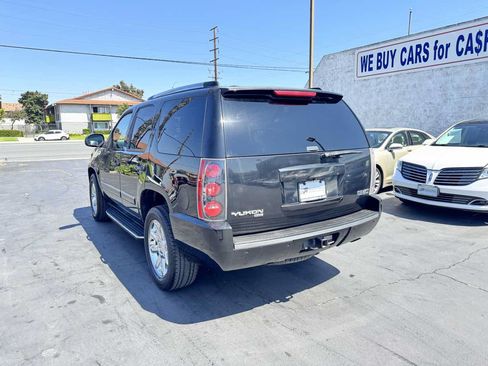 Used 2011 GMC Yukon Denali RWD image 2