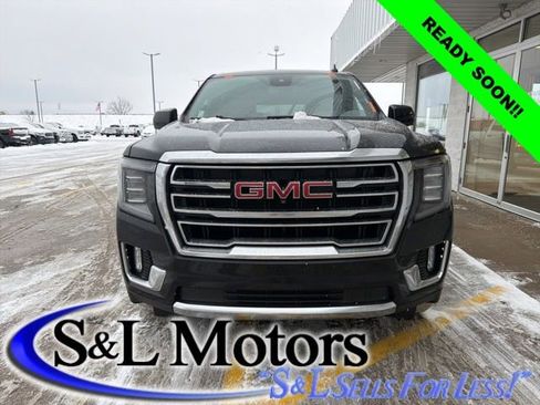 Used 2023 GMC Yukon XL SLT image 2