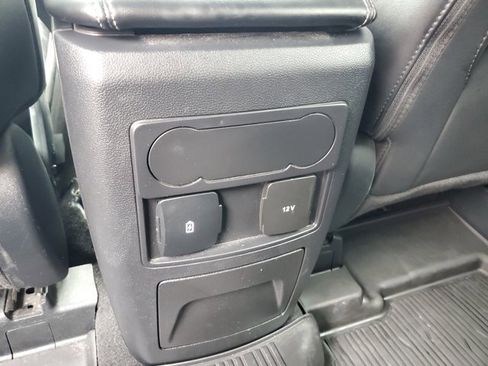 Used 2024 Ford Explorer XLT w/ Equipment Group 202A AWD/4WD image 18