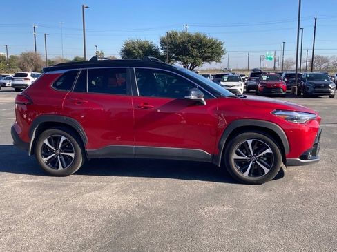 Used 2025 Toyota Corolla Cross AWD Hybrid image 4