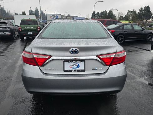 Used 2016 Toyota Camry XLE image 6