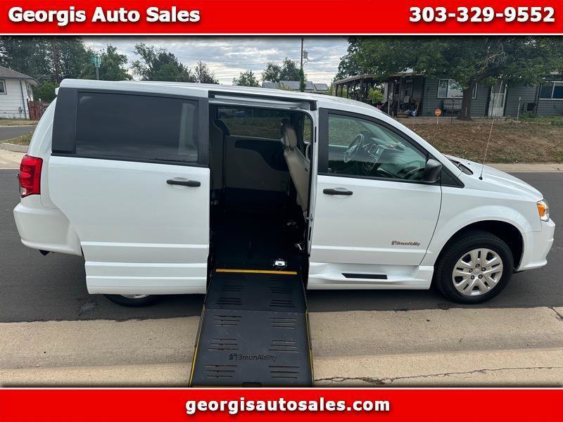 Used 2019 Dodge Grand Caravan SE FWD image 1
