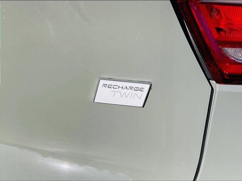 Used 2023 Volvo XC40 Recharge Ultimate image 11