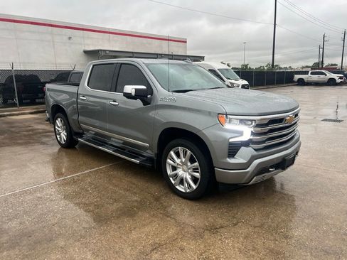Used 2026 Chevrolet Silverado 1500 High Country w/ High Country Premium Package RWD image 3