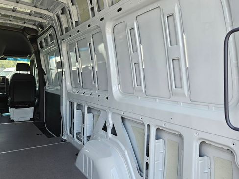 New 2025 Mercedes-Benz Sprinter 2500 image 28