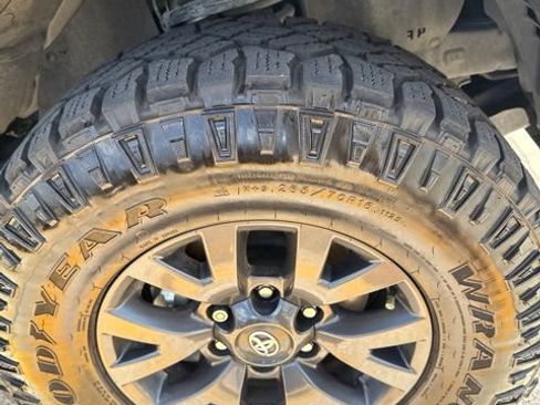 Used 2023 Toyota Tacoma SR5 w/ Technology Package AWD/4WD image 13