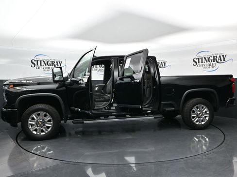Used 2024 Chevrolet Silverado 2500 High Country w/ High Country Premium Package AWD/4WD image 36