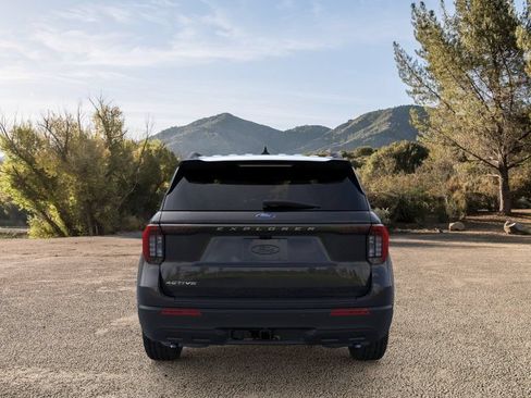 New 2026 Ford Explorer Active RWD image 8