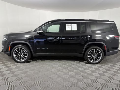 Used 2022 Jeep Wagoneer Series III w/ Premium Group I AWD/4WD image 19