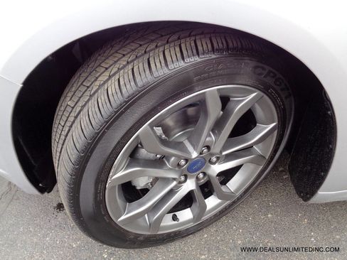 Used 2017 Ford Fusion SE image 7