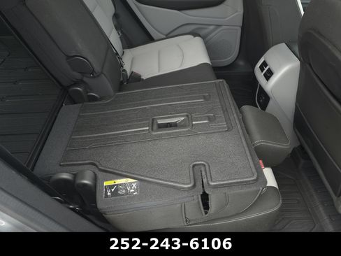 Used 2024 GMC Terrain SLE w/ Driver Convenience Package FWD image 32