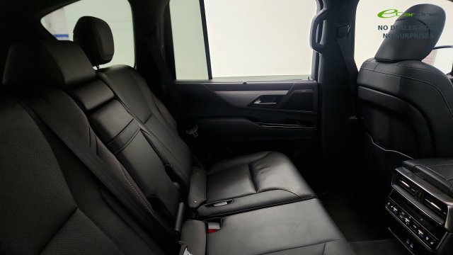 Used 2022 Lexus LX 600 F Sport w/ Accessory Package (Z1) AWD/4WD image 38