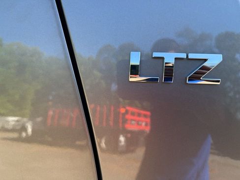 Used 2013 Chevrolet Tahoe LTZ AWD/4WD image 11