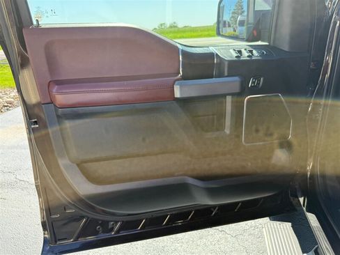 Used 2020 Ford F150 Platinum w/ Equipment Group 701A Luxury AWD/4WD image 35
