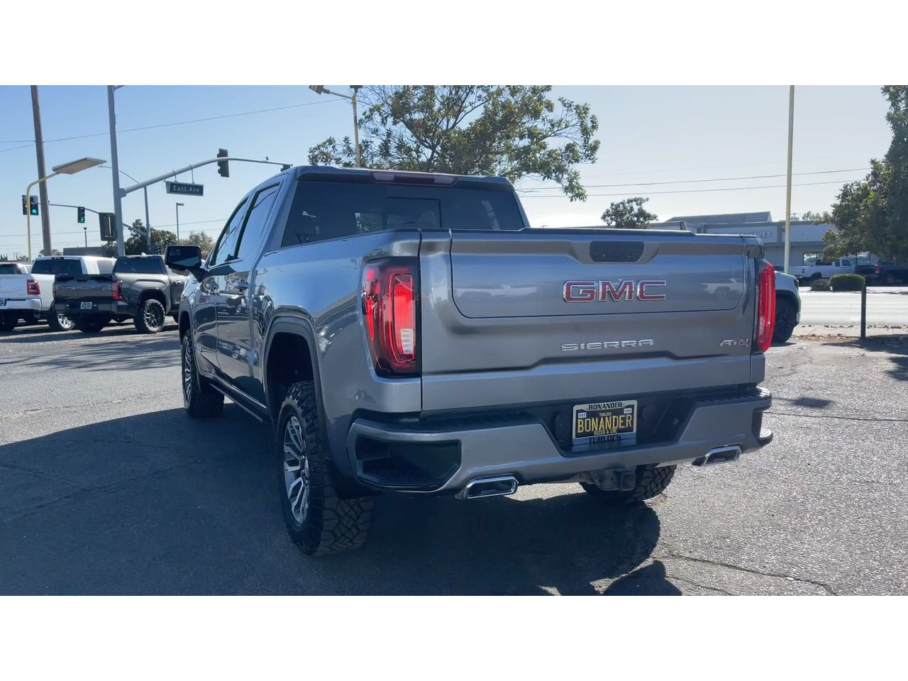 Used 2021 GMC Sierra 1500 AT4 w/ AT4 Preferred Package AWD/4WD image 9