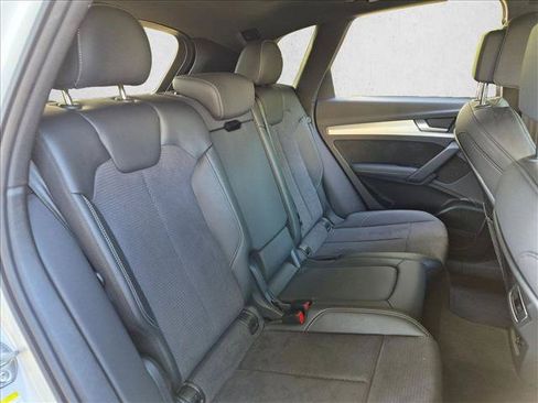 Used 2024 Audi Q5 e Premium Plus w/ Premium Plus Package AWD/4WD image 18