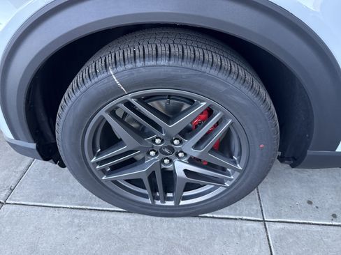 New 2026 Ford Explorer ST image 8